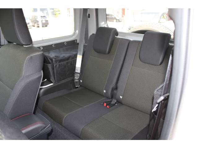 こちらのシートはキズやシミがなく綺麗な状態です。車内のメインとなるシートが綺麗に保たれていることで印象が明るくなり、クリアな室内になりますね！