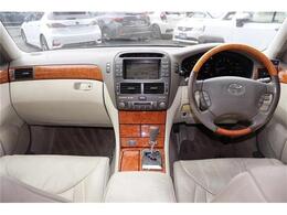 インパネ周りの傷も少なく、使用状況の良いお車です！ ★無料電話番号：0078-6002-562516★