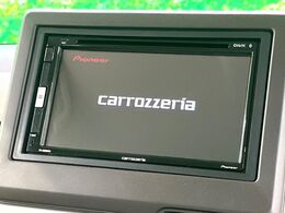 【ディスプレイオーディオ】視認性が高いディスプレイオーディオを装備♪操作性も良好で直感的なソース選択が可能です。