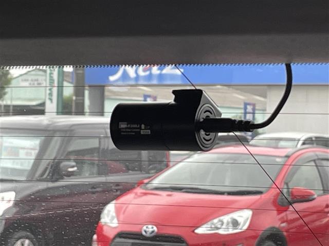 気になる車はすぐにお問い合わせください！画面右側の0066から始まる無料ダイヤルからお問い合わせ下さい！専門スタッフがお車のご質問にお答えいたします！