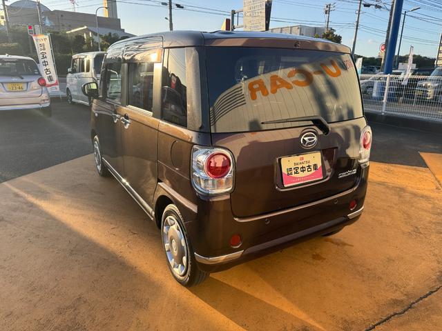 リヤドア・リヤクォーター・バックドアウィンドウにスモークドガラスを採用