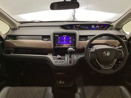 フロントガラスが大きく、ワイドな視界で運転もしやすくなるように、設計されています。