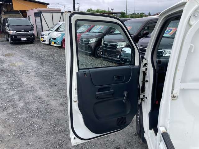 オイル交換工賃込軽自動車なら交換工賃込￥4000-で承ります！日頃の感謝をこめて格安プライスにて行わさせて頂いております！当社でご購入されてないお客様もお気軽にご利用ください！https://peace-auto.jp/