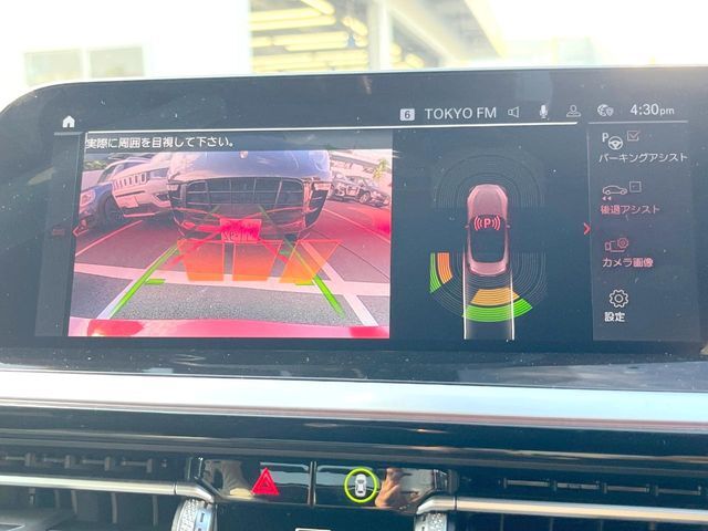 ●ガイドライン付きバックカメラ：不安な駐車もこれで安心！ガイドライン付きなので狭い箇所での駐車もラクラクです！