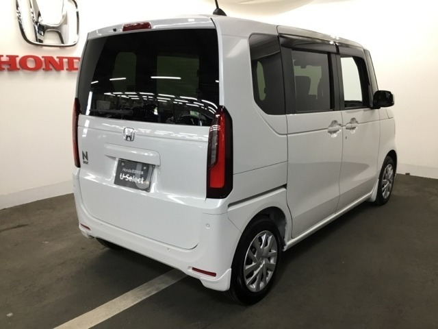 後ろ姿が、カッコイイのもホンダ車だからです。