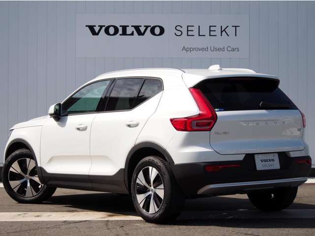 都市を駆け巡る本物のSUVとして、XC40は開発されました。スカンジナビアの独創性と都会的な雰囲気を身にまとった、都市で生活するあなたのために作られた一台です。