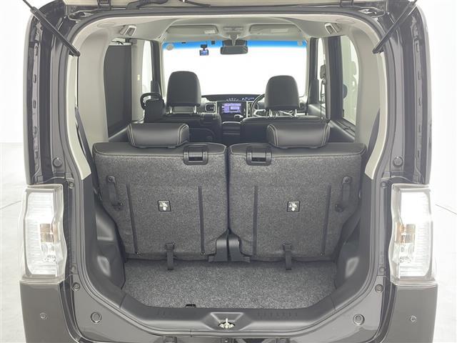【トランク】積み込みやすくて、たっぷり積める荷室です。シートアレンジできるものは、乗車人数と荷物の量や大きさによってシートを動かすことができるので、より快適なドライブが可能です！