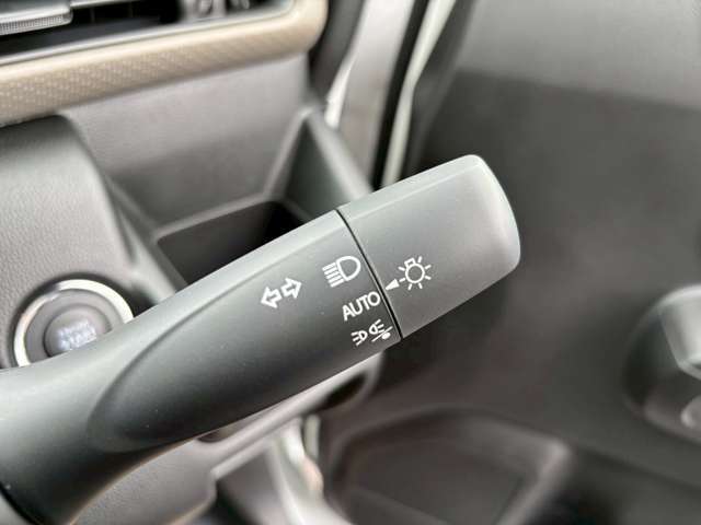 ユアーズには自社で鈑金塗装工場を所持！代車も無料です！自社工場なのでお安く修理可能！代車に乗って待っていただければ、ぴかぴかに元通り！