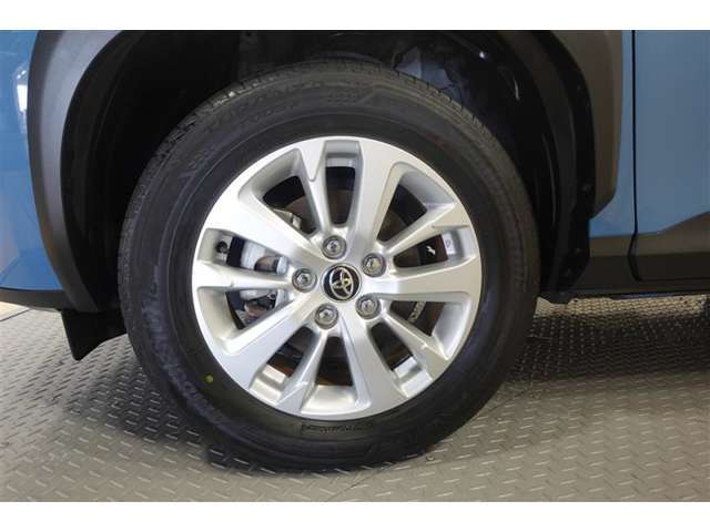 純正アルミ付！このデザインが車両を引き締まった感じにしてくれますね！！