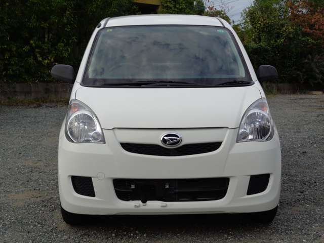 お客様から直接買い取った車を中心に限られたスペースで販売しているため流通コストが異なります。そのため、在庫車の回転が早く入庫後1日売れちゃうこともあります。カーセンサー　フリー電話：0078-6002-569407