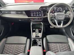 Audiのインテリアはエクステリア同様、優れたデザイン性とクオリティ、そして機能性を兼ね備えております。