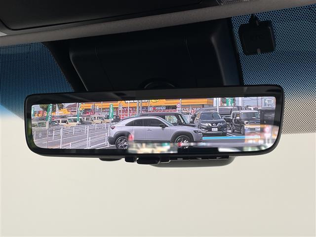 【バックミラー】『バックミラー周辺』の画像になります。写真の内容に関してご不明点、ご質問等がございましたらお気軽にガリバー店舗までお問い合わせください。