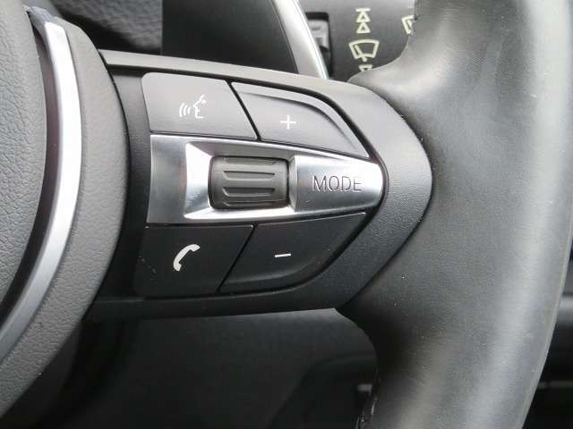 ◆インスツルメントパネルやインテリアトリムなどは、調和しなが洗練された室内を作り上げ、スイッチ類によって、優れた操作性をも実現。ドライバーの視線や動線を考え、人間工学に基づきデザインされています。◆