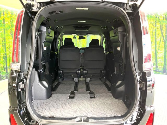 普段のお買い物や通勤、送迎等に十分な荷室スペースを確保しております。セカンドシートを倒すと、大きな荷物の積載も可能です♪