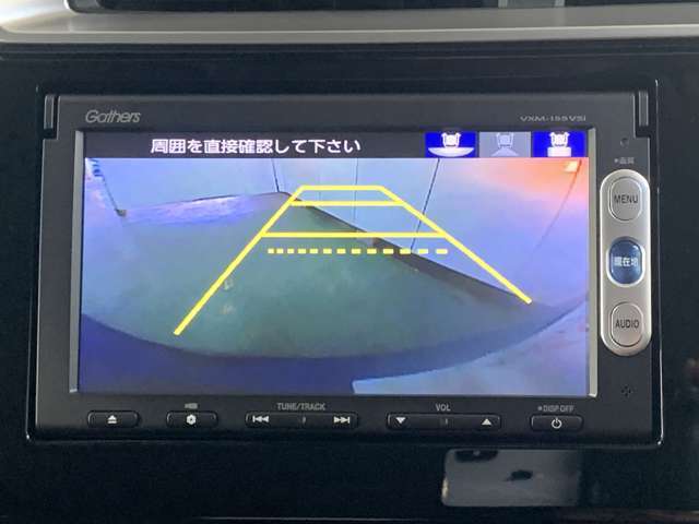 バックギアに入れるだけで自動でリヤカメラに切り替わります！車庫入れやバックが苦手な方にオススメ！