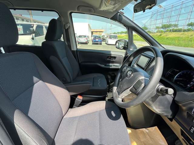 運転席側からの写真になります♪