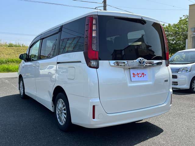 両側スライド片側電動スライドドアになります！