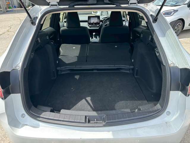 R3年式カローラツーリング入庫しました！現車確認の場合事前連絡頂ければ幸いです。