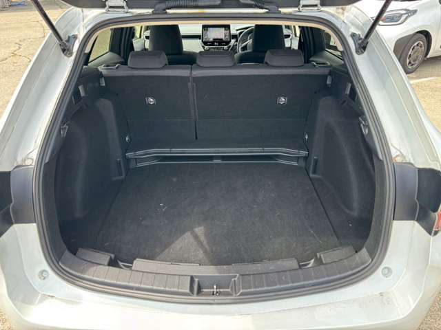 R3年式カローラツーリング入庫しました！現車確認の場合事前連絡頂ければ幸いです。