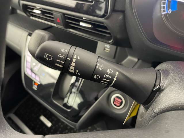 【運転席操作部】快適なドライブを楽しむための機能が装備されています！運転席から触れるので、使いやすいです！除菌プランいれていただくと、さらに清潔で安心していただけます！