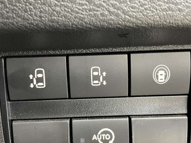 【運転席操作部】快適なドライブを楽しむための機能が装備されています！運転席から触れるので、使いやすいです！除菌プランいれていただくと、さらに清潔で安心していただけます！