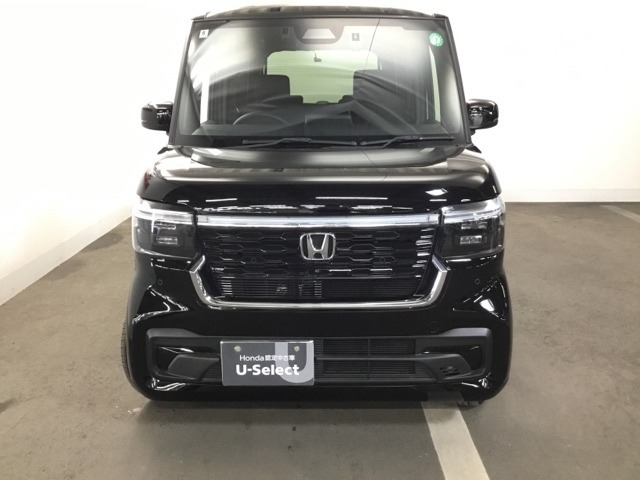 一目見てホンダ車だとわかるカッコいいフロントマスクです！