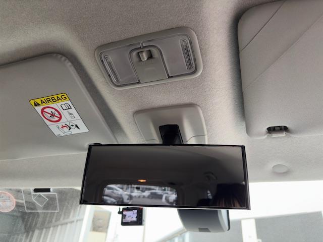 店舗にて現車の確認もいただけますので、お電話で在庫のご確認の上、是非ガリバー黒部店までご来店くださいませ！！！
