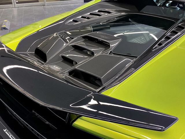 with Black Central Locking/Rear Bonnet in Visible CarbonFiber Shiny/Electric＆Heated Comfort Seat