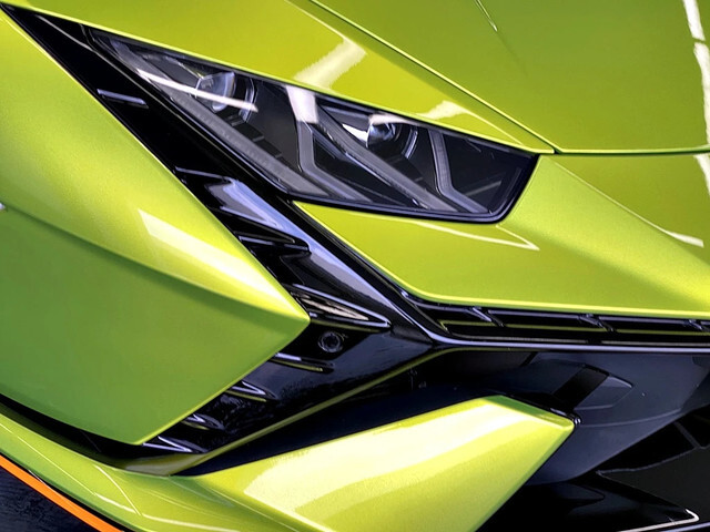Rear Bonnet in Visible Carbon Fiber Shiny