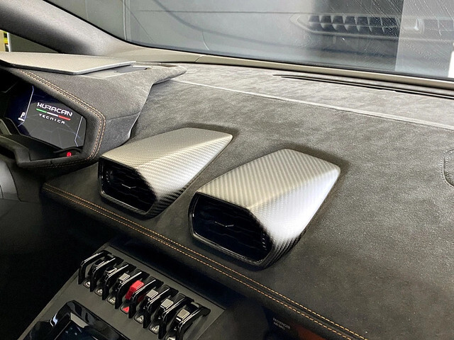 Unicolor Leather ＆ Alcantara with Contrast stitching