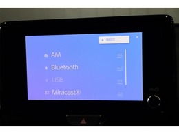 純正ディスプレイオーディオを装備。フルセグTV対応☆Bluetoothでお手持ちのスマートフォンからお気に入りの音楽の再生も可能。