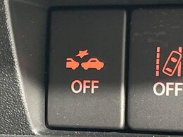 【スズキ　セーフティサポート】走行中に前方の車両等を認識し、衝突しそうな時は警報とブレーキで衝突回避と被害軽減をアシスト。より安全にドライブをお楽しみいただけます。
