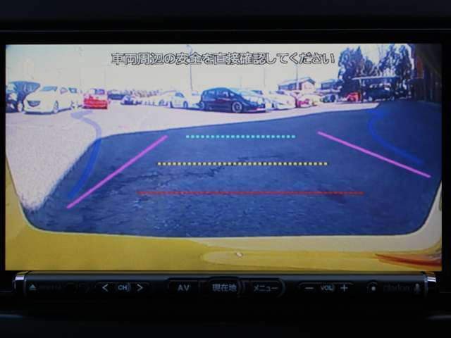 【地デジ視聴可能】SDナビ搭載ですので道に迷うことなく楽しくドライブ！DVD再生やBluetoot接続も可能☆