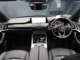 【禁煙車】このキレイさと使用感の無さが、デモUP車の魅力ですよね。ぜひ実際にお座りになって、お確かめください。