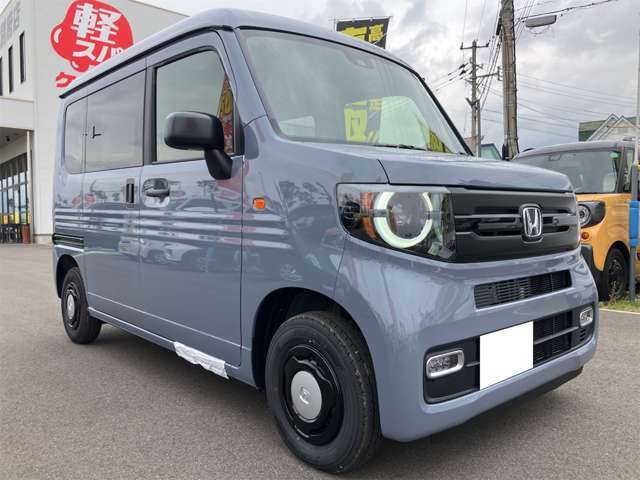 右斜前です！