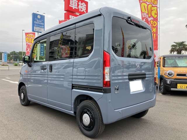 左斜後ろです！