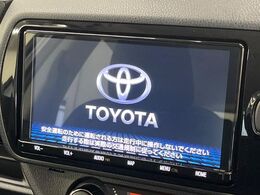【純正9インチナビ】人気の純正9インチナビを装備。存在感のある大画面はインパクト大！ナビ利用時のマップ表示は見やすく、テレビやDVDは臨場感がアップ！いつものドライブがグッと楽しくなります♪
