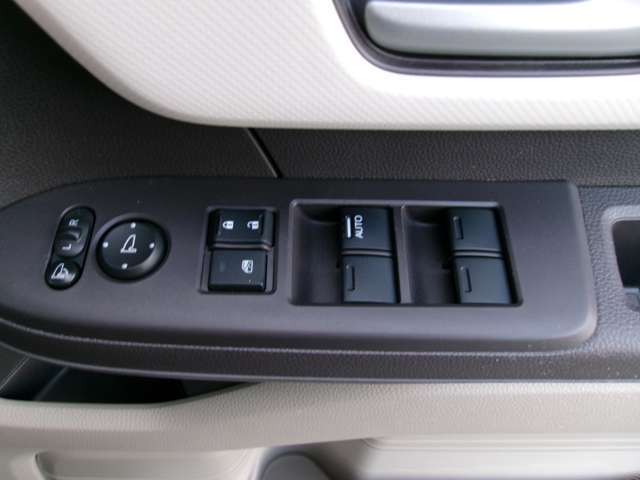 簡易見積り実施中！群馬県以外のお客様の登録費用も概算で入っているので分かりやすい！無料見積りをクリックで30分以内にご希望のお車のお見積りが届きます！是非お気軽に！