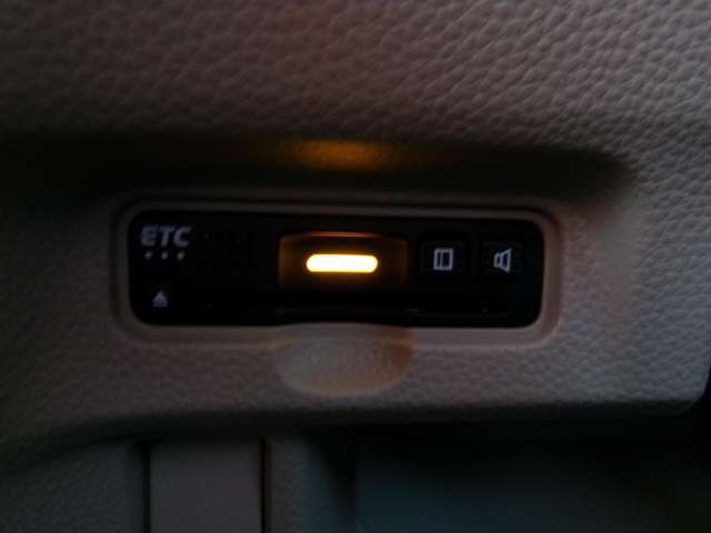 安心してお乗りいただくためには、信頼のおける業者を選ぶことが豊かなカーライフの第一歩です。トヨナガでは　納車後も、定期的な調子伺いや車検時期のお知らせ、万一の際の迅速な一般整備も行ってます！