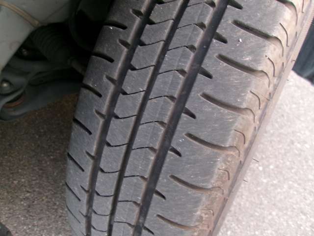 ♪ご検討中に気になる部分がございましたら、お電話で現車を見ながら細かい所までご説明致します♪お客様からのお問合せをスタッフ一同心よりお待ちしております♪