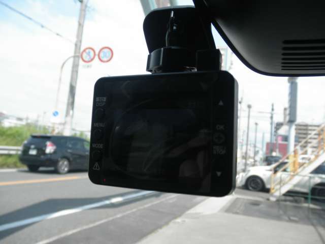 ドライブレコーダーが搭載されているのであおり運転や万が一の事故の際にも安心していただけます。