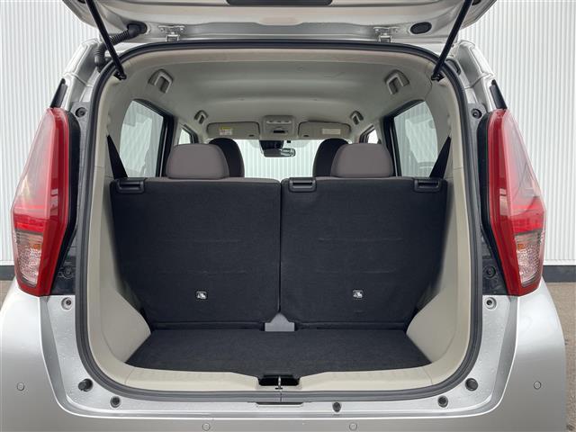 【トランク】積み込みやすくて、たっぷり積める荷室です。シートアレンジできるものは、乗車人数と荷物の量や大きさによってシートを動かすことができるので、より快適なドライブが可能です！