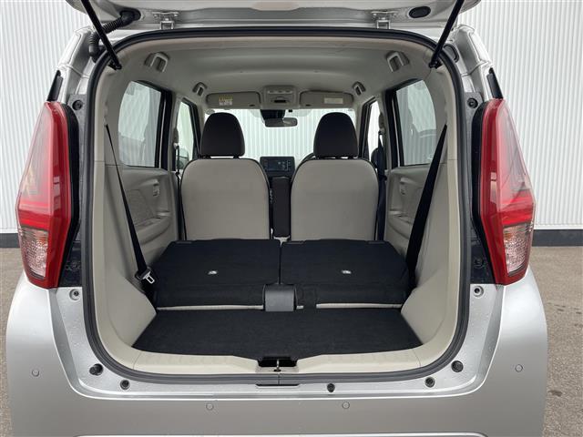 【トランク】積み込みやすくて、たっぷり積める荷室です。シートアレンジできるものは、乗車人数と荷物の量や大きさによってシートを動かすことができるので、より快適なドライブが可能です！