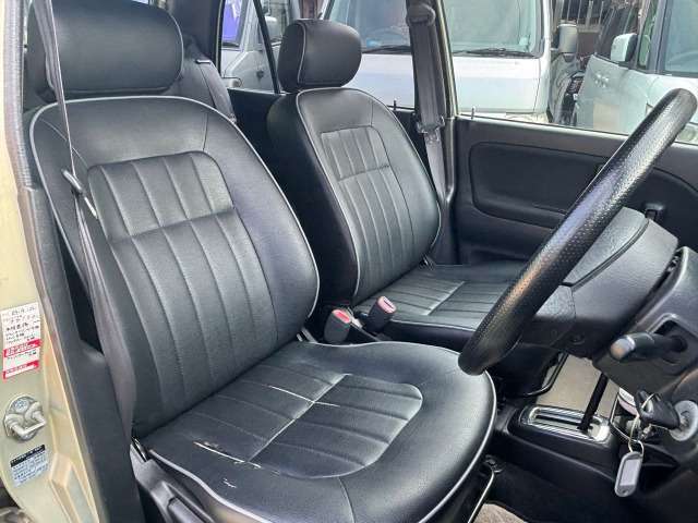 AT車なので、どなたでも気軽に運転を楽しんでいただけます。お求めやすい価格でのご提供です。この可愛らしい相棒との出会いを、心よりお待ちしております。