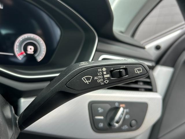 輸入車ディーラー採用のドライブレコーダーも選べます。万が一の事故際のお守りとしていかがでしょうか？その他さまざまなオプションをご用意しております。