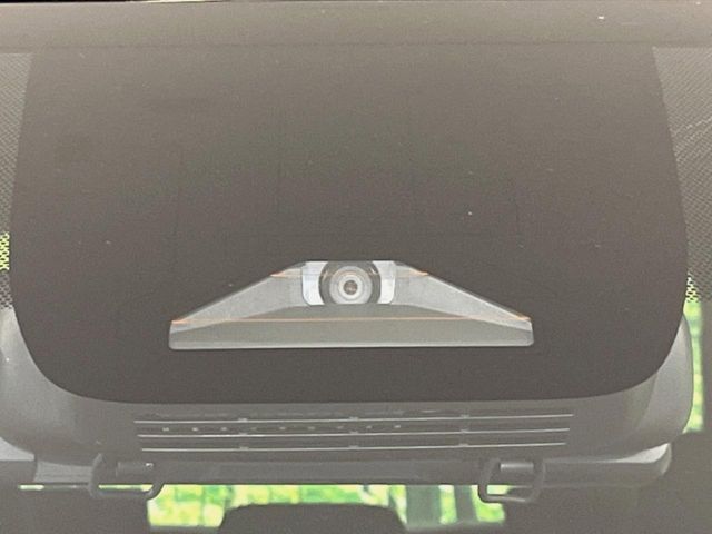 【トヨタセーフティセンス】走行中に前方の車両等を認識し、衝突しそうな時は警報とブレーキで衝突回避と被害軽減をアシスト。より安全にドライブをお楽しみいただけます。