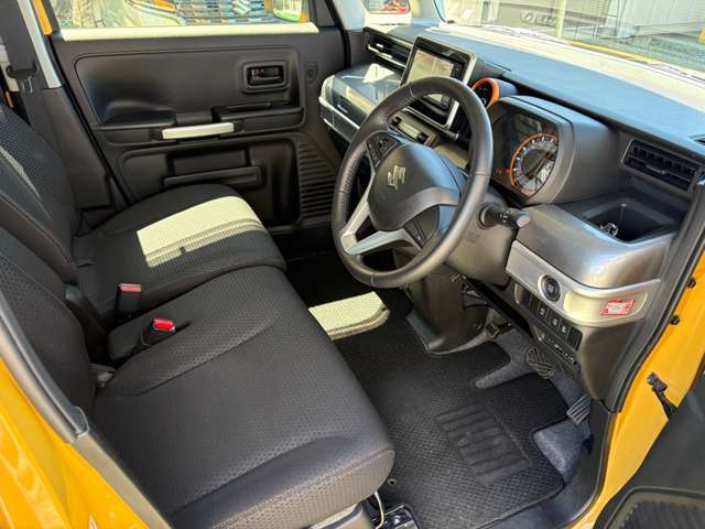 当社の自動車販売サービスは、全車種・全メーカー対応していますので、車屋さんを何件もまわるお手間をかけさせません。たくさんの選択肢の中で比較しながら、お客様のご要望、条件にあう一台を一緒に探します。
