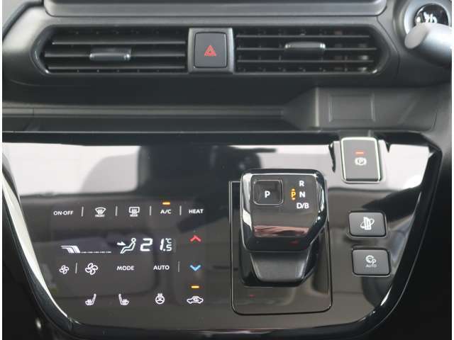 お車の保証修理及びメンテナンスは、全国の三菱ディーラーネットワークでお受け頂けます。