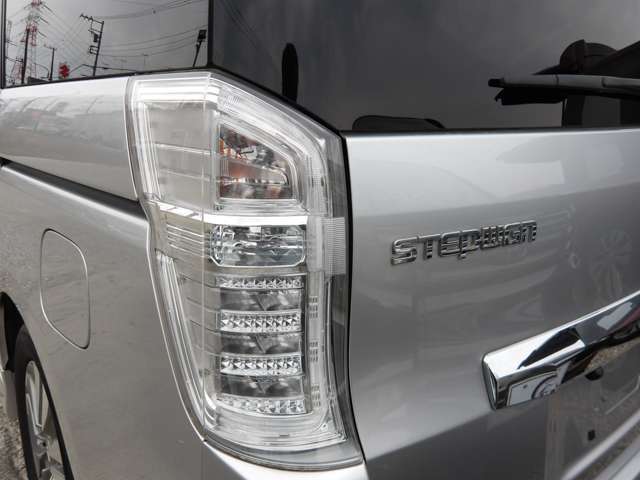 後期型LEDテールランプです☆