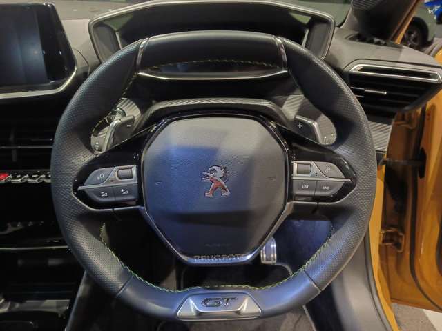 革巻きステアリング